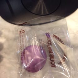 Tous Les Jours - Blueberry-flavored Macaron