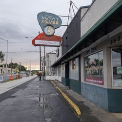 Lucky Silver Tavern