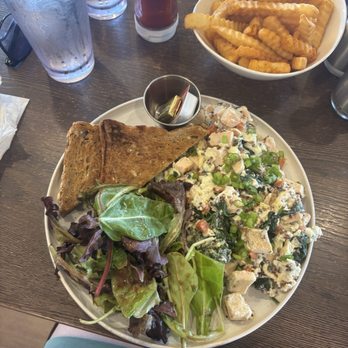 Red Maple - Cafes Near Me - Los Angeles, California