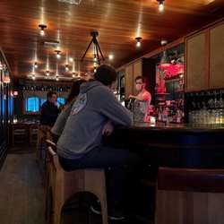 Rivertown Lodge Tavern - Bar seating / dining room