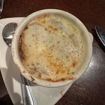 Houlihan's Mt. Lebanon - French onion soup - Bars Near Me - Pittsburgh, Pennsylvania