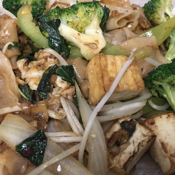 Thai Basil Cuisine - Vegetarian pad see ew with egg - Thai Near Me - Berkeley, California Thai Basil Cuisine - Vegetarian pad see ew with egg - Thai Near Me - Berkeley, California