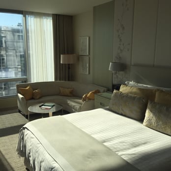 Four Seasons Toronto - Our stunning room - Hotels Near Me - Toronto, Ontario Four Seasons Toronto - Our stunning room - Hotels Near Me - Toronto, Ontario