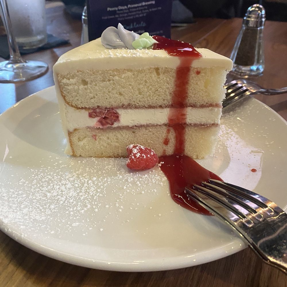 Bar Ellis - Wedding cake - Noodles Near Me - Noblesville, Indiana