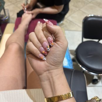 Paradise Nails & Spa - Nail Salons Near Me - Hallandale Beach, Florida Paradise Nails & Spa - Nail Salons Near Me - Hallandale Beach, Florida