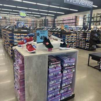 SKECHERS Warehouse Outlet - Shoe Stores Near Me - Novi, Michigan SKECHERS Warehouse Outlet - Shoe Stores Near Me - Novi, Michigan