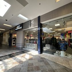 Lakeshore Mall - Suits