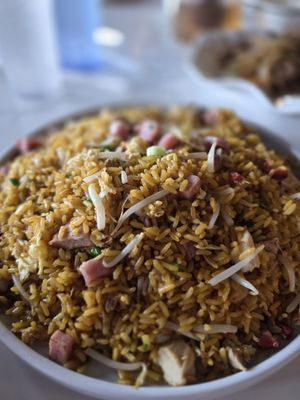 Long Gong Chinese Restaurant by null