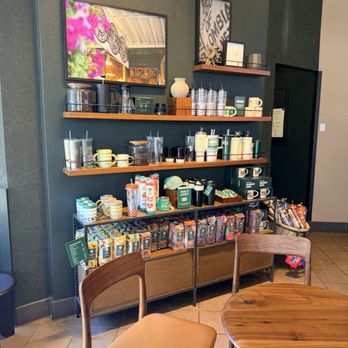 Starbucks - Coffee & Tea Near Me - El Segundo, California