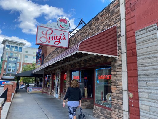 Luigi's Restaurant by null