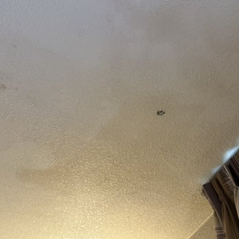 Baymont by Wyndham Tehachapi - A few mold spots on the celing - Hotels Near Me - Tehachapi, California Baymont by Wyndham Tehachapi - A few mold spots on the celing - Hotels Near Me - Tehachapi, California