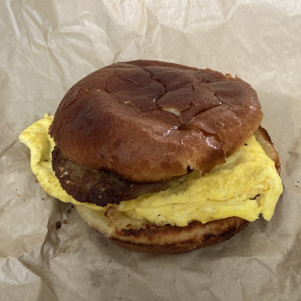 "bacon, over easy egg and cheese on a brioche" ALL WRONG! "bacon, over easy egg and cheese on a brioche" ALL WRONG!