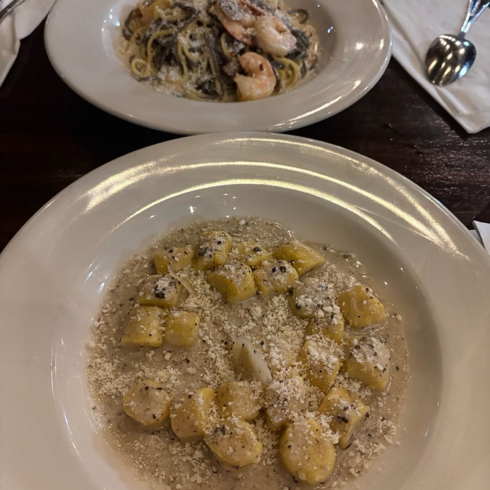 Maccheroni Republic - Bianchi & Neri Gnocchi - Italian Near Me - Los Angeles, California