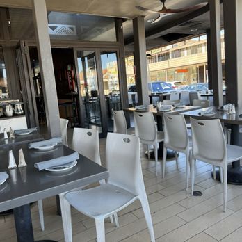 Kaiser Grille Chophouse - Covered outside seating - Mediterranean Near Me - Palm Springs, California