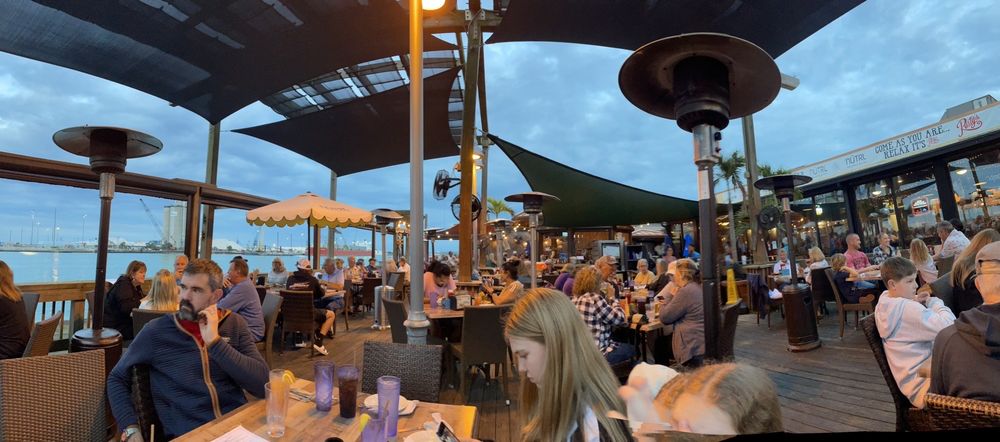 Rusty's Seafood and Oyster Bar