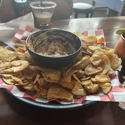 O'Reilly's Irish Pub & Restaurant - Chips and Dip! Both homemade and yummy!