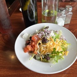 Italianno's Cucina Italiana - House Salad with Olive Oil and Balaamic Vinegar