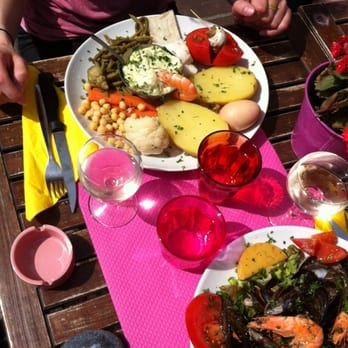 L'Effet Clochette - Aïoli et salade frioulaise, avec un bon verre de rosé ! - French Near Me - Marseille, 13