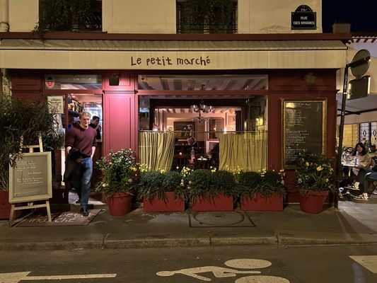 Le Petit Marché by null