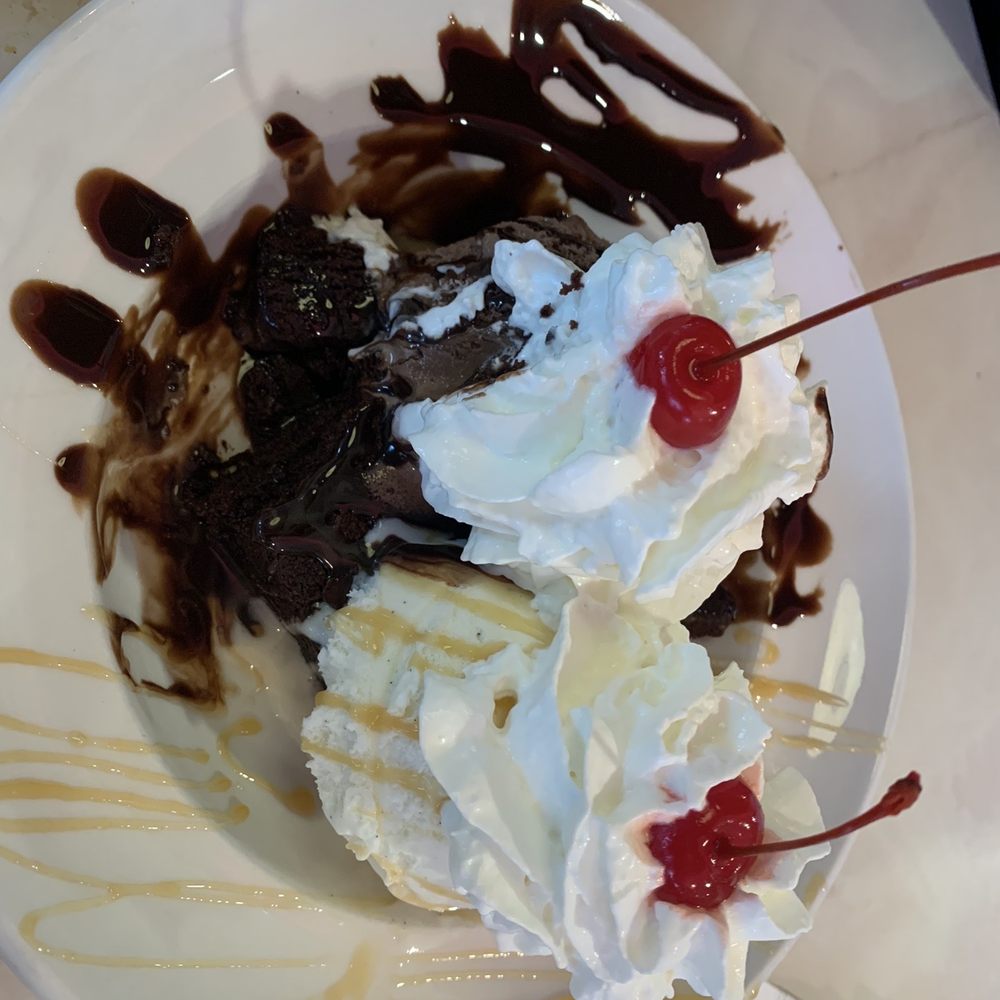 Silver Diner - Brownie Sunday- sooo good. Shared with among 4 of us. - Diners Near Me - Greenbelt, Maryland Silver Diner - Brownie Sunday- sooo good. Shared with among 4 of us. - Diners Near Me - Greenbelt, Maryland