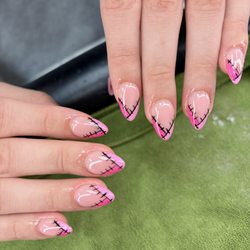 Luxi Nails & Spa