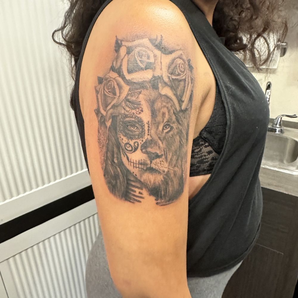 Rock Bottom Tattoo Studio - Tattoo Near Me - San Diego, California