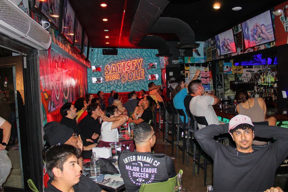 Grails Miami - Restaurant & Sports Bar