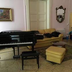 Palazzo Belli - Grand piano in the bedroom