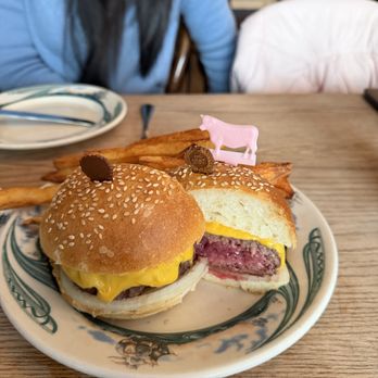 Peter Luger - Burger - Steakhouses Near Me - Brooklyn, New York Peter Luger - Burger - Steakhouses Near Me - Brooklyn, New York