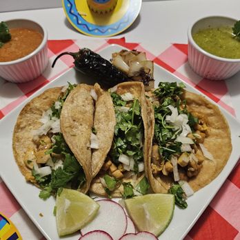 Taco's El Grillo - Food Trucks Near Me - Ocala, Florida