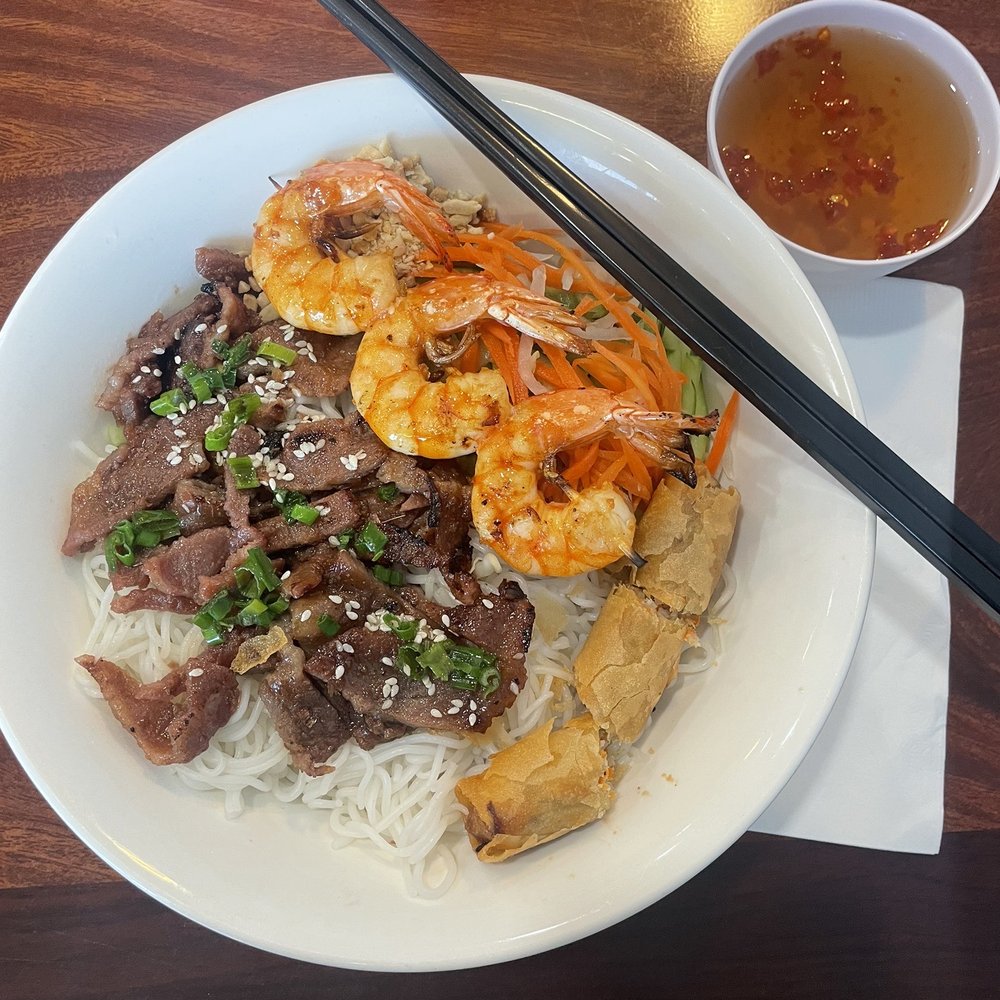 Bún thịt nướng with chả giò and Tom- so good! Bún thịt nướng with chả giò and Tom- so good!