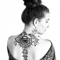 iBrow Threading & Spa by Nilima - Proud to make henna design for her.
