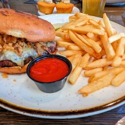 Taino Smokehouse Prime - BBQ cheese burger and fries