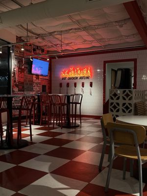 Lucky's Hot Chicken by null