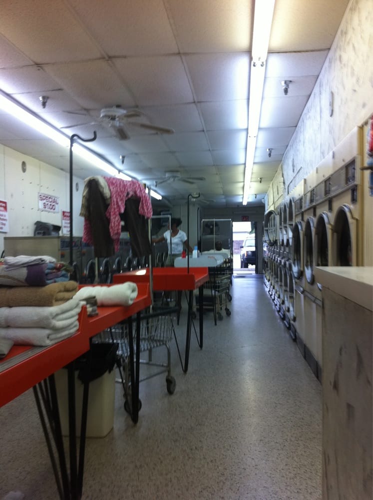 ROYAL OAK LAUNDROMAT Updated July 2024 108 S Semoran Blvd, Orlando