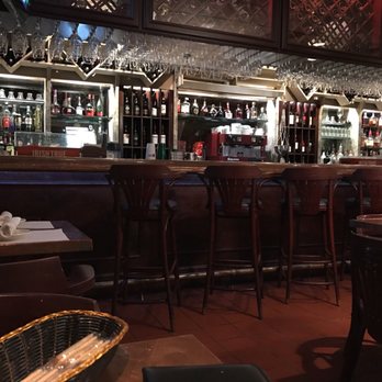 Gino's Restaurant - Italian Near Me - Baton Rouge, Louisiana