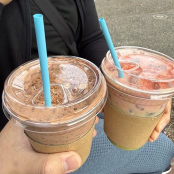 Dead Eye Coffee Bar - Ferrero Rocher Latte and Guava Matcha Latte - Coffee & Tea Near Me - South San Francisco, California