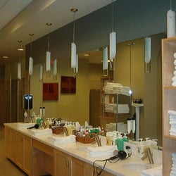 Arena District Athletic Club - Well-appointed Facilities
Locker rooms with steam rooms 
Towel Service
Laundry service available