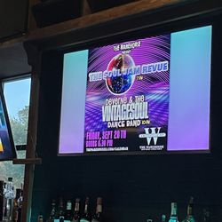 The Warehouse - Great entertainment!