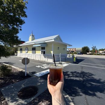 Coffee & Cream Cabana - Americano iced - Coffee & Tea Near Me - Myrtle Beach, South Carolina