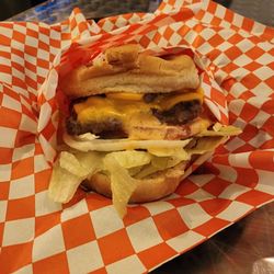 Monster Cone's Campfire Grill - Holy cow burger