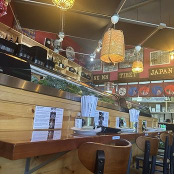 Momo Sushi - Inside - Japanese Near Me - Minneapolis, Minnesota