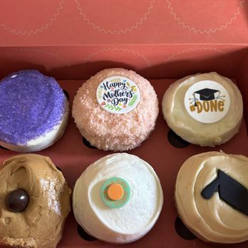 Sprinkles Newport Beach - Bakeries Near Me - Newport Beach, California Sprinkles Newport Beach - Bakeries Near Me - Newport Beach, California