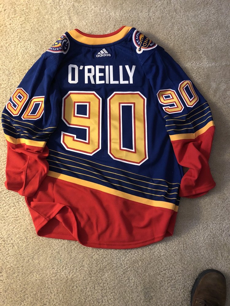 FAN CAVE SPORTS Updated August 2024 18521 Outlet Blvd, Chesterfield