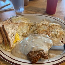 Betty's On Grand - Country fried steak