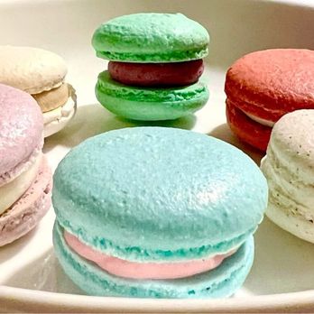 Sprinkle Me Sugar - Holiday Collection macarons - Macarons Near Me - Jackson, Tennessee