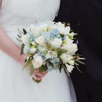 Bunches - My bouquet by Bunches! Exactly as described, held up all day and then some! - Florists Near Me - Los Gatos, California