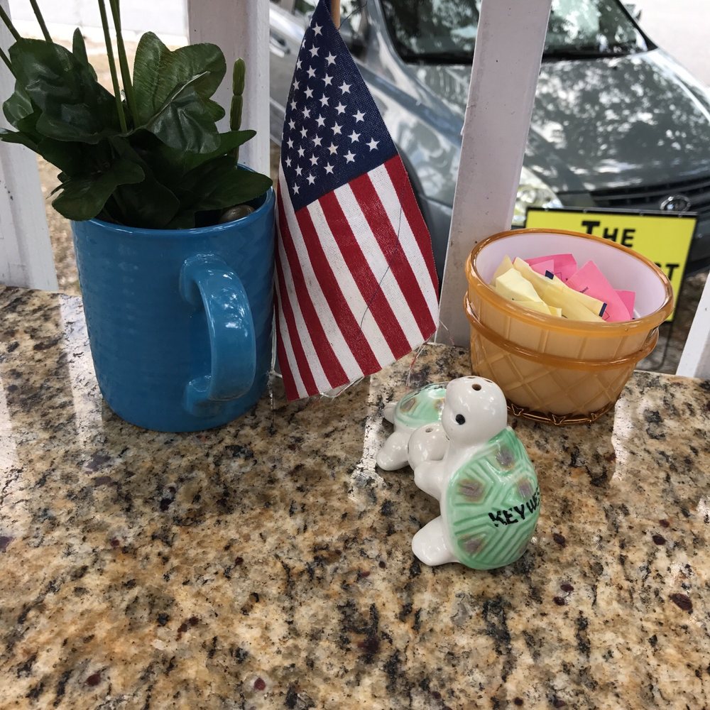 The Breakfast Cottage - Cute salt and pepper shakers on every table - Breakfast & Brunch Near Me - Nokomis, Florida