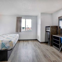 Motel 6 - Motel Benbrook TX Single King