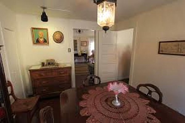 Cornelia White House by null